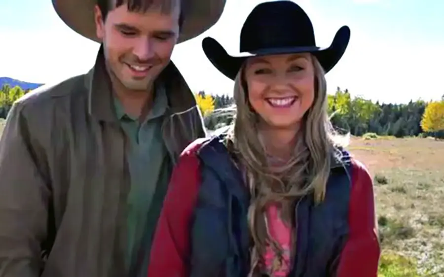 Ty-Amy-Enjoy-being-Married-Heartland-914